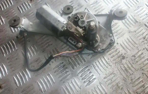 Ford Mondeo MK I Rear window wiper motor 0390201522