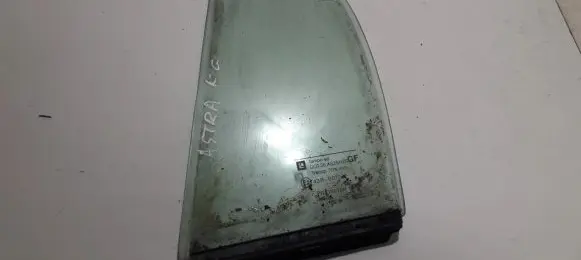 Opel Astra G Rear vent window glass 