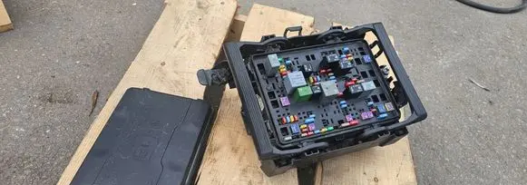 Chevrolet Corvette C7 Fuse box set
