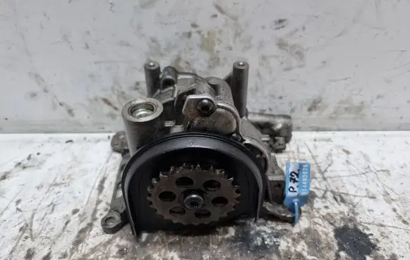 BMW 3 E90 E91 Oil pump 7805316