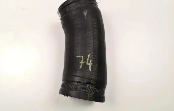 Volkswagen PASSAT B8 Engine coolant pipe/hose