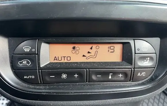 Alpine C2 Air conditioning/heating control unit 