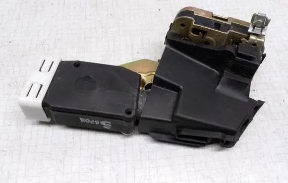 Mitsubishi Space Star Rear door lock