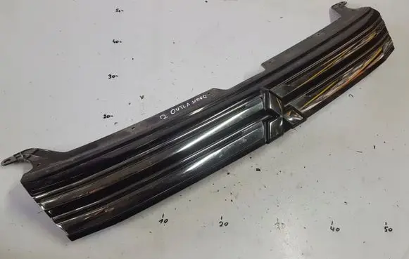 Front bumper upper radiator grill