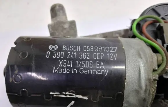 Ford Focus Front wiper linkage and motor XS4117504AD