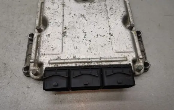 Renault Laguna II Engine control unit/module 0281010556 8200153946