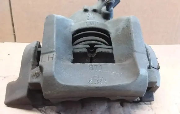 Peugeot 508 Front brake caliper