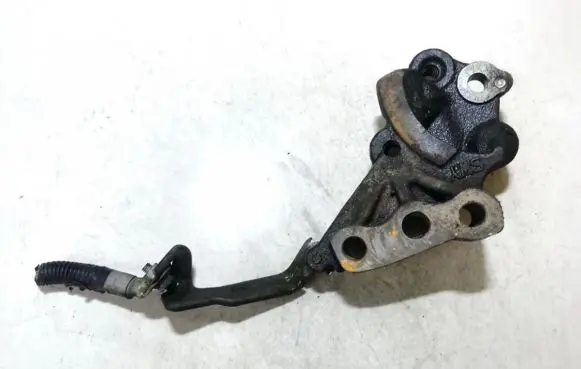 Honda CR-V Engine mounting bracket