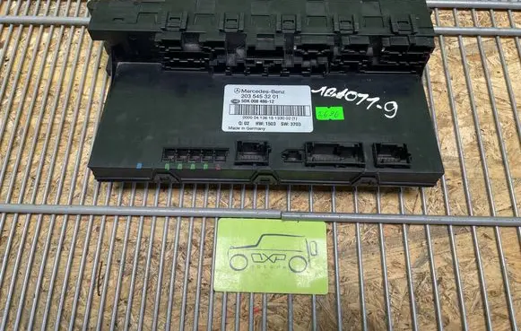 Mercedes-Benz C W203 SAM control unit A2035453201 2035453201