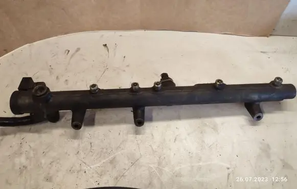 Mercedes-Benz E W211 Fuel main line pipe