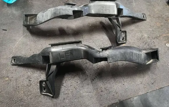 Opel Astra K Headlight/headlamp mounting bracket 