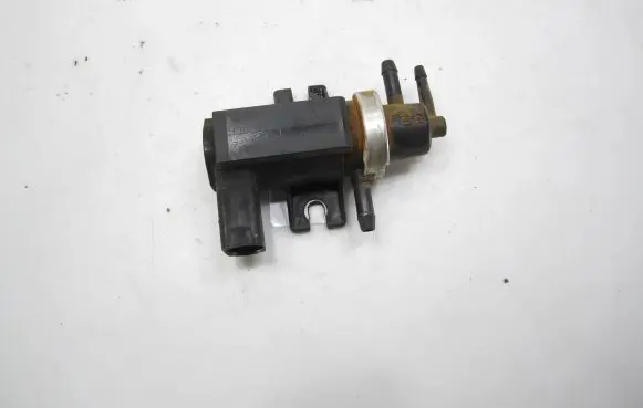 Audi A4 S4 B5 8D Turbo solenoid valve 1J0906627 72290320 01T043