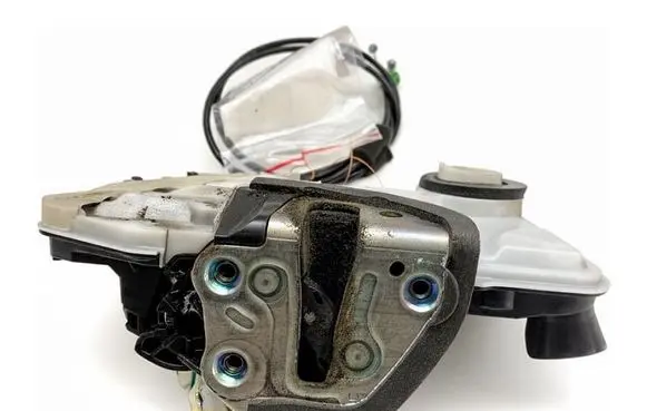 Toyota Aygo AB40 Front door lock