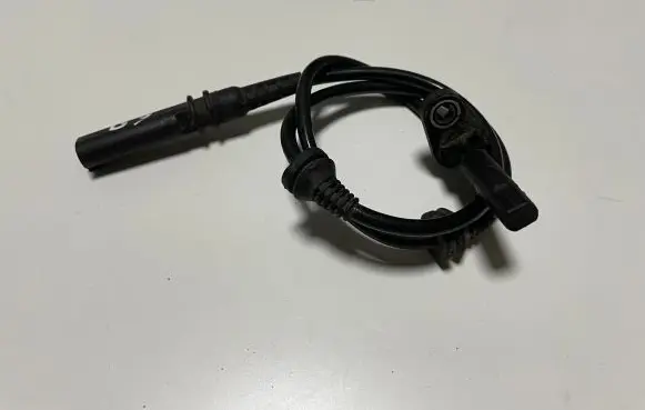 BMW X6 E71 ABS brake wheel speed sensor 6771776