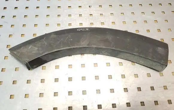 Suzuki Grand Vitara II Rear fender molding trim 2056305