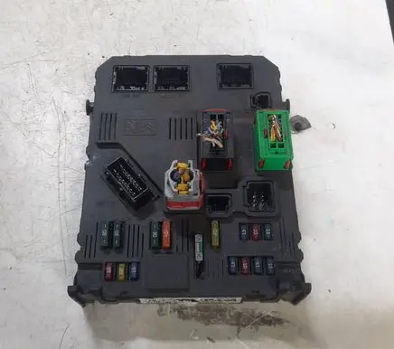 Citroen C2 Fuse module 50585780