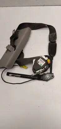 Opel Zafira C Front seatbelt 620611500 008R000