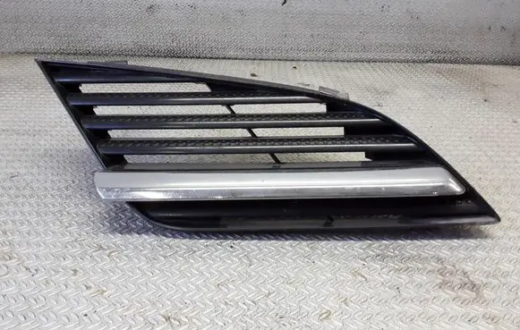 Nissan Primera Front bumper upper radiator grill 62320AU300