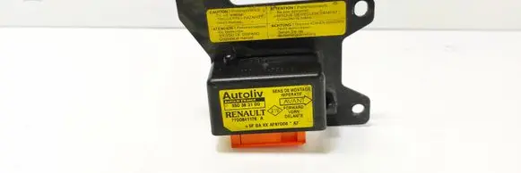 Renault Megane I Airbag control unit/module 7700841176A