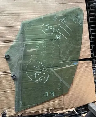 Citroen Berlingo Front door window glass four-door