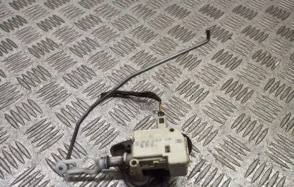 Audi A4 S4 B6 8E 8H Tailgate boot lock/latch motor 8E5962115