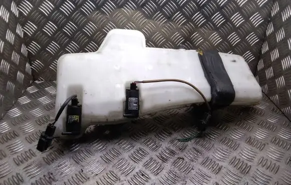 Hyundai Terracan Windshield washer fluid reservoir/tank 98610H1001