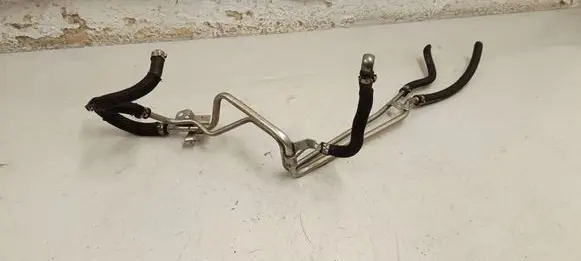 Mercedes-Benz A W176 Fuel injector supply line/pipe 