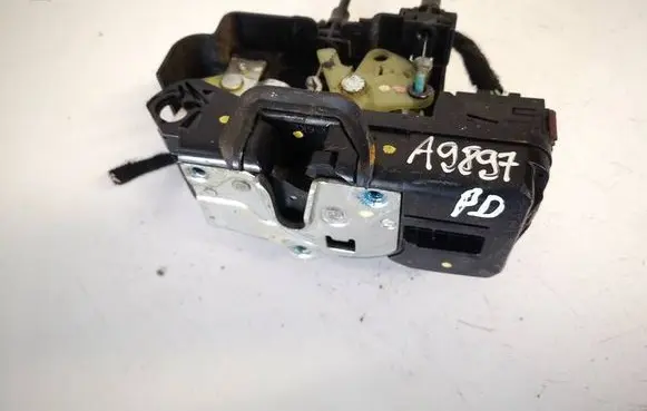 Chevrolet Captiva Front door lock