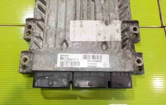 Renault Scenic III - Grand scenic III Engine control unit/module 237100386R 10AB3