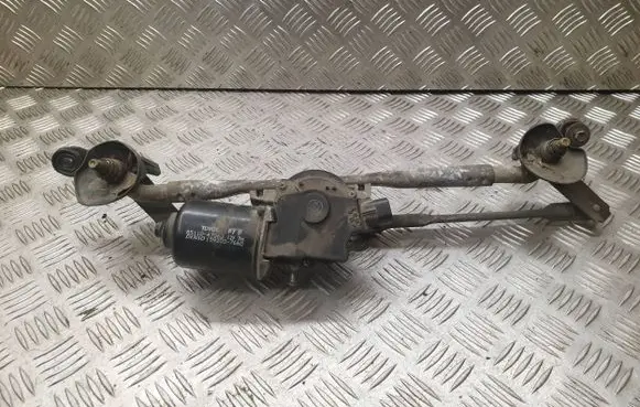 Toyota Prius (NHW20) Front wiper linkage and motor 8511047080