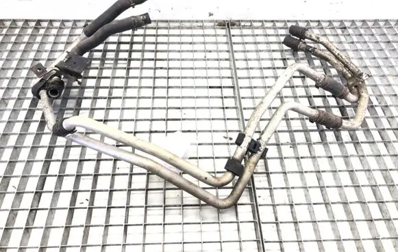 Engine coolant pipe/hose