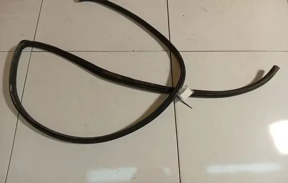Mazda 3 I Rubber seal front coupe door 