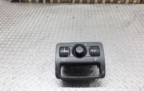 Subaru Legacy Wing mirror switch