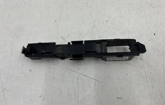 BMW 5 GT F07 Fender mounting bracket 7336643
