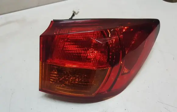 Lexus IS 220D-250-350 Rear/tail lights