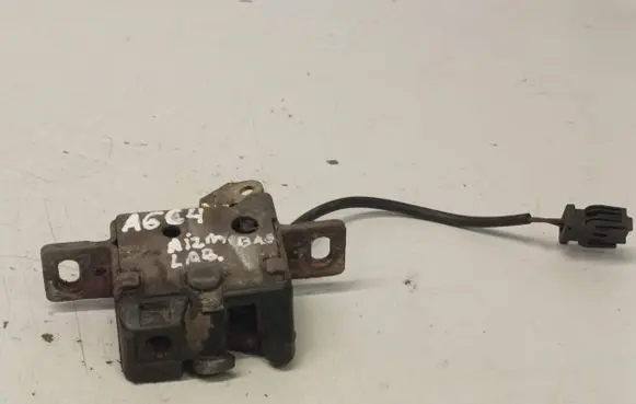 Audi A6 S6 C4 4A Tailgate/trunk/boot lock/catch/latch