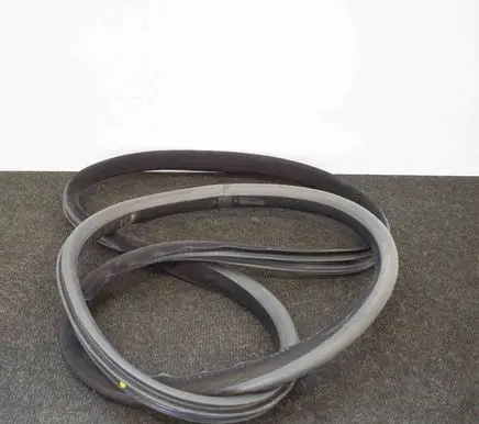 Volvo V70 Rubber seal rear door 