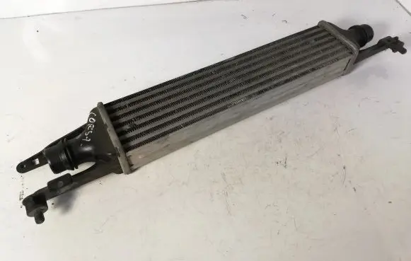 Opel Corsa D Intercooler radiator 440926702