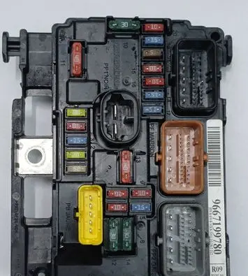 Peugeot 207 BSM Control unit 9667199780 BSMR0900 R09