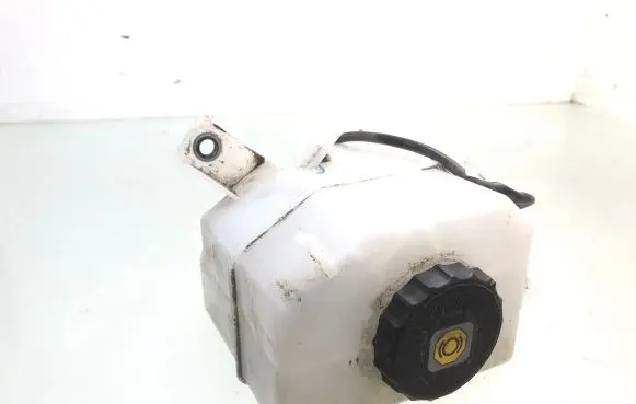 Toyota RAV 4 (XA40) Power steering fluid tank/reservoir