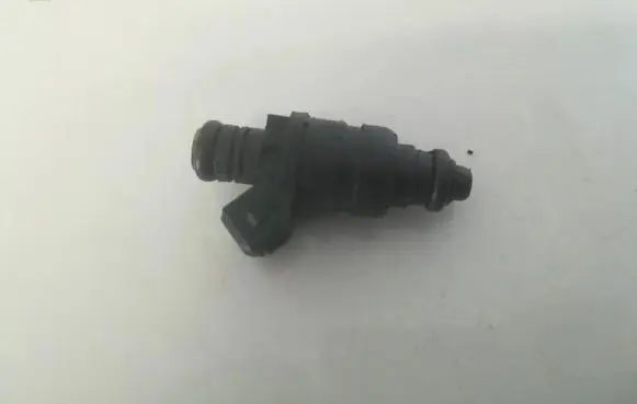 Audi A3 S3 8L Fuel injector 037906031aa