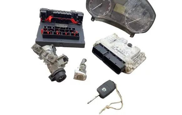 Skoda Octavia Mk2 (1Z) Engine ECU kit and lock set 03G906021MD 0281013300 1039S16962