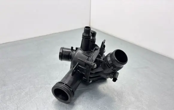 Land Rover Defender Thermostat/thermostat housing K6D38575AC