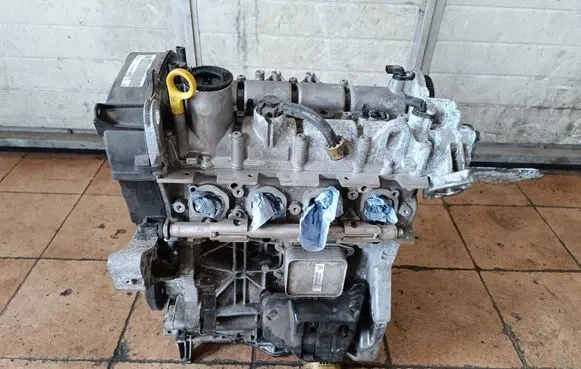 Volkswagen Jetta VI Engine CNL 04E103603L