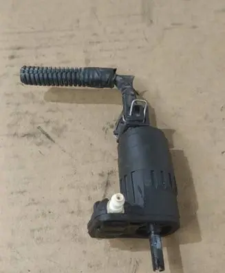 Lancia Delta III Windscreen/windshield washer pump D3099