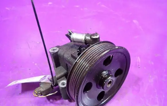 Ford Focus C-MAX Power steering pump