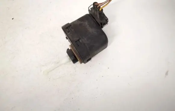 Audi A4 S4 B5 8D Headlight level adjustment motor 