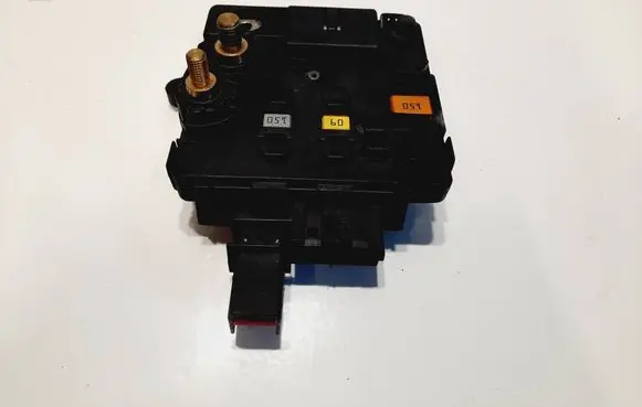 Mercedes-Benz S W220 Battery relay fuse 
