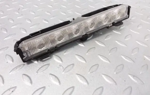 Volkswagen Jetta VI Third/center stoplight 6RU945087A