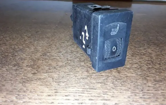 Volkswagen PASSAT B5 Seat heating switch 3B0963564C